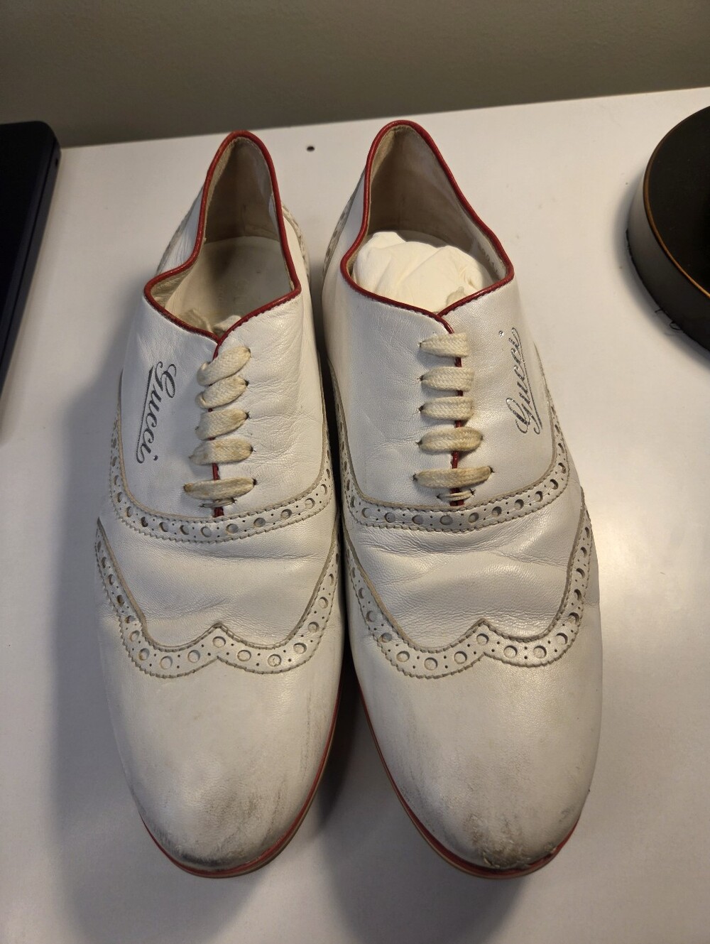 Gucci White Leather Brogue Oxford Shoes with Red Trim Size 39